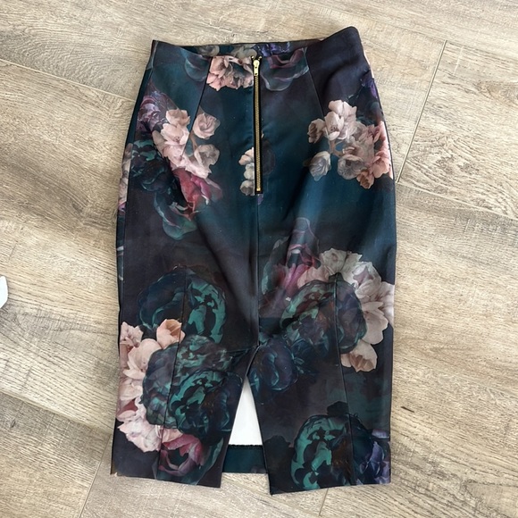 H&M dark green pink floral midi pencil skirt size 4 - Picture 3 of 5